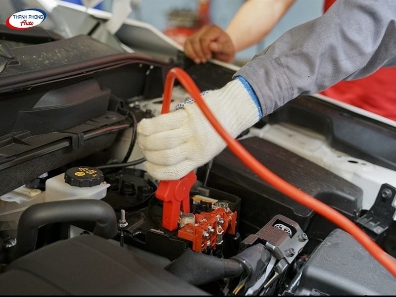 - Hướng Dẫn Câu Bình Ắc Quy Ô Tô Khi Xe Bị Hết Điện An Toàn - Hướng Dẫn Câu Bình Ắc Quy Ô Tô Khi Xe Bị Hết Điện An Toàn